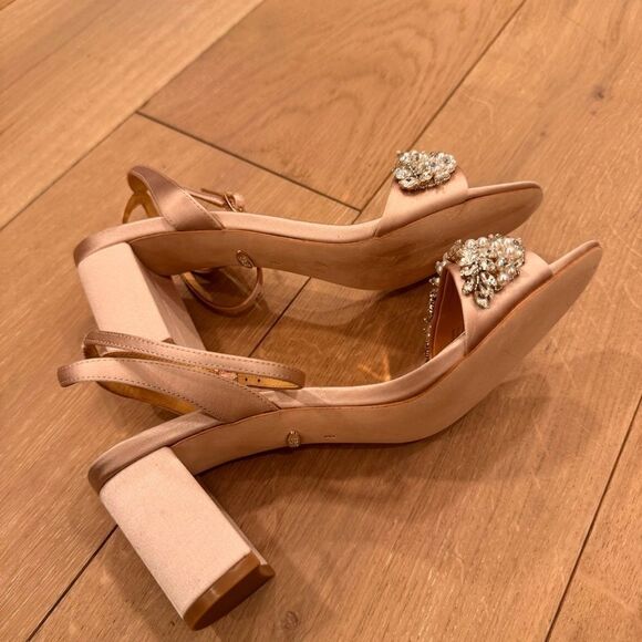 Clara Embellished Sandal (Women)
Badgley Mischka Collection - Picture 9 of 12